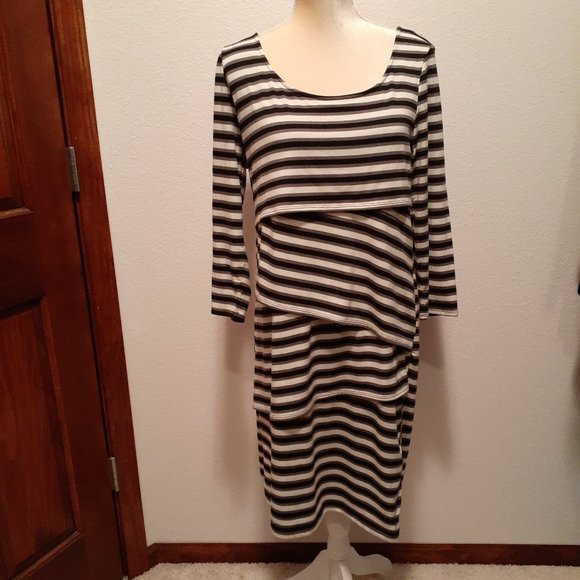 Attention T Shirt Layered Horizontal Striped Dress - Figure flattering SZ Large - Picture 1 of 8
